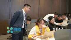 正在AI使用和营面具有深挚的实和堆集